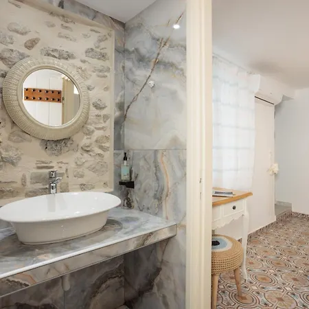 Burgos Barrio Naxos מלון דירות Naxos City