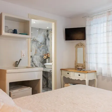 Apart Otel Burgos Barrio Naxos Naxos City